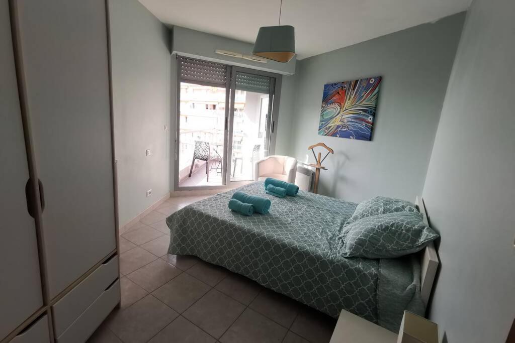 Appartement 6 Personnes Face A La Mer Cagnes-sur-Mer Luaran gambar