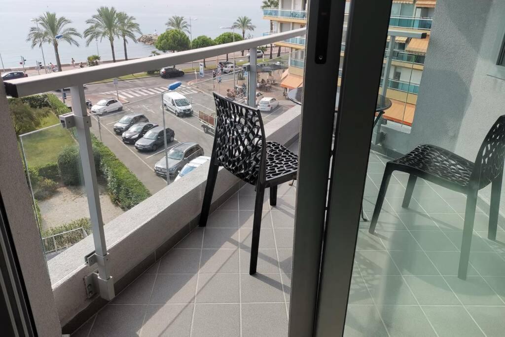 Appartement 6 Personnes Face A La Mer Cagnes-sur-Mer Luaran gambar