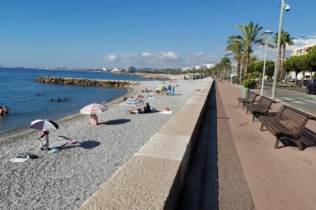 Appartement 6 Personnes Face A La Mer Cagnes-sur-Mer Luaran gambar